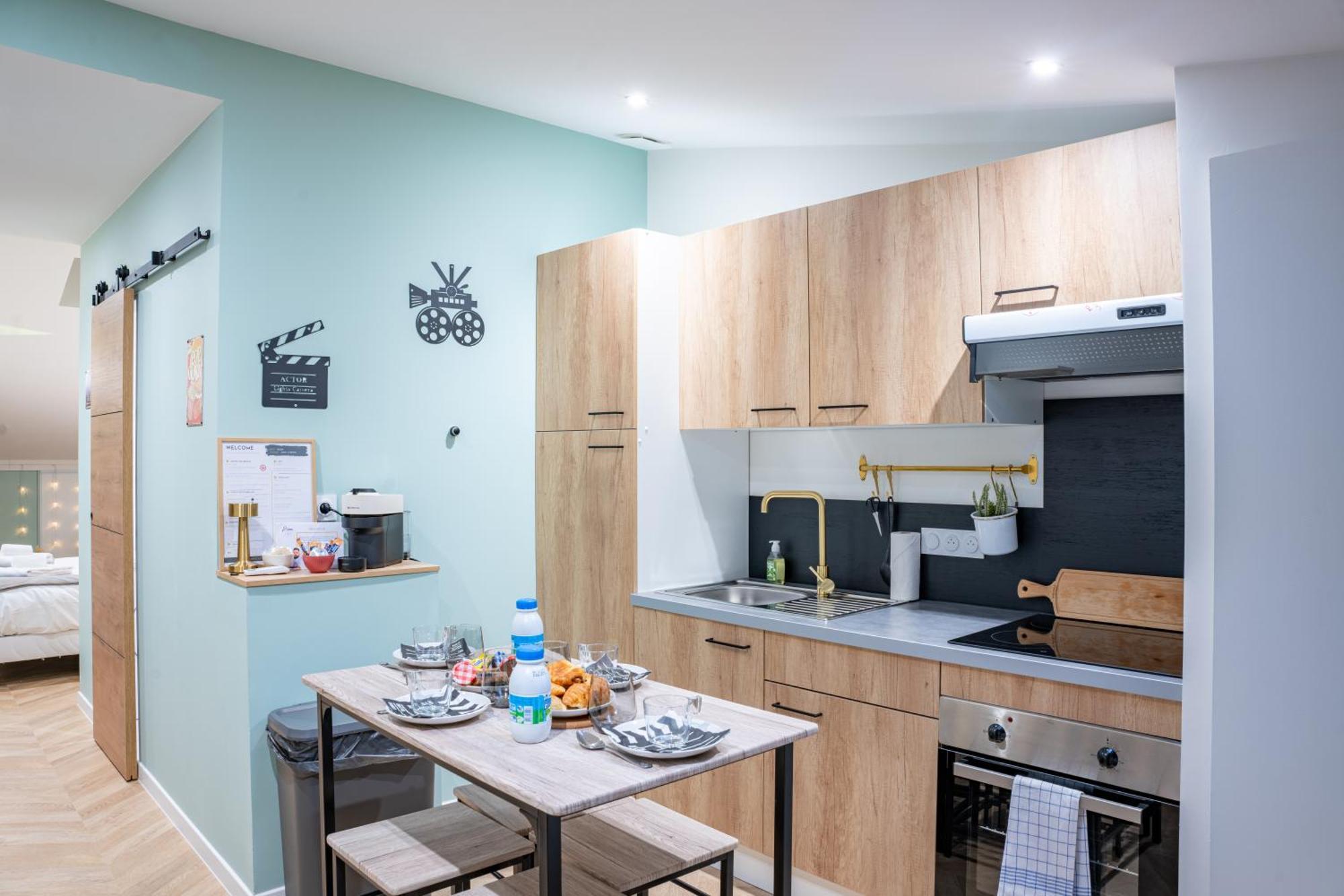 Food And Chill - Deux Appartements Hypercentre - 1 Theme Cinema - By Primo C0Nciergerie Турню Экстерьер фото
